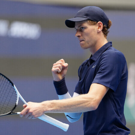 Синнер побеждает Тиена со счетом 6-2, 6-2 и завоевывает титул ATP 500 в Пекине